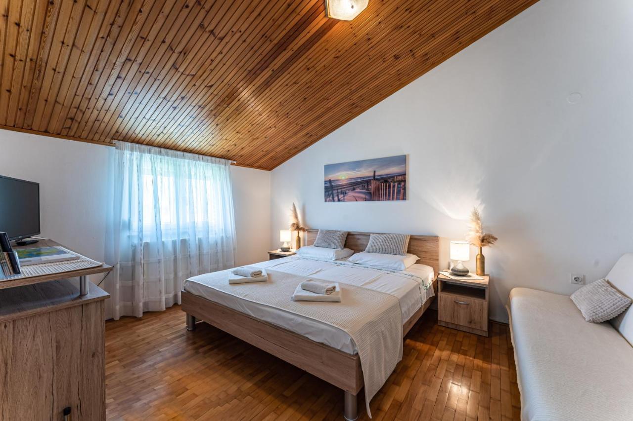 Apartmani Mirela Banjole Exteriör bild