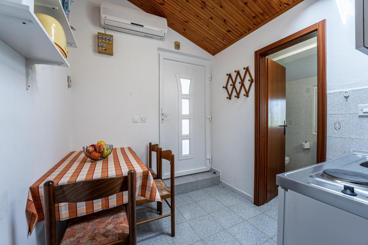 Apartmani Mirela Banjole Exteriör bild
