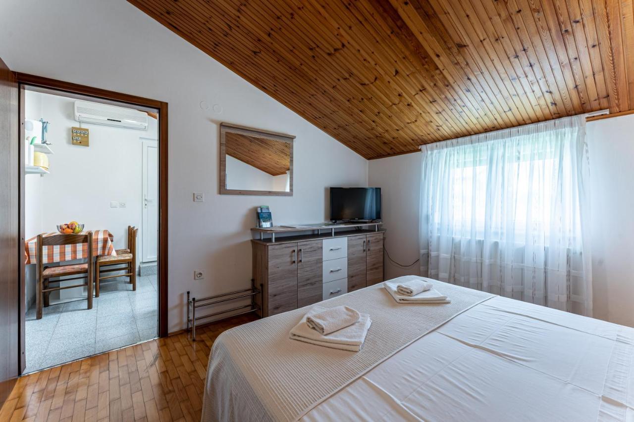Apartmani Mirela Banjole Exteriör bild