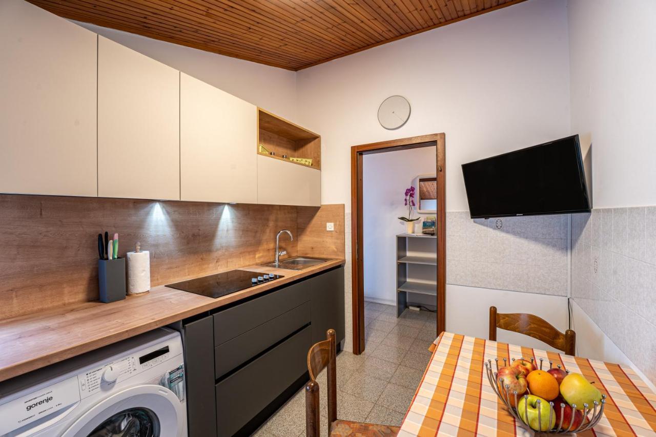 Apartmani Mirela Banjole Exteriör bild