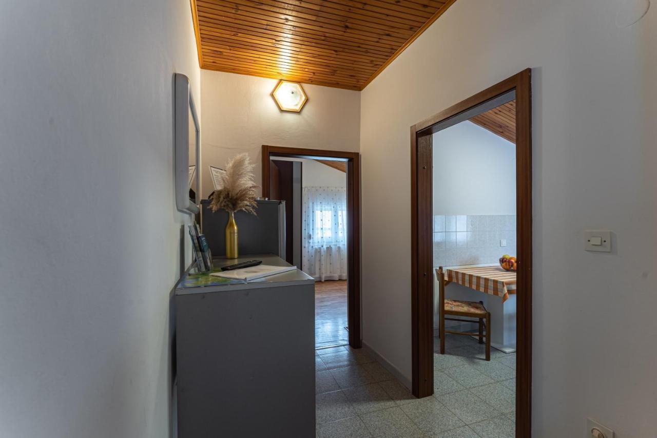 Apartmani Mirela Banjole Exteriör bild