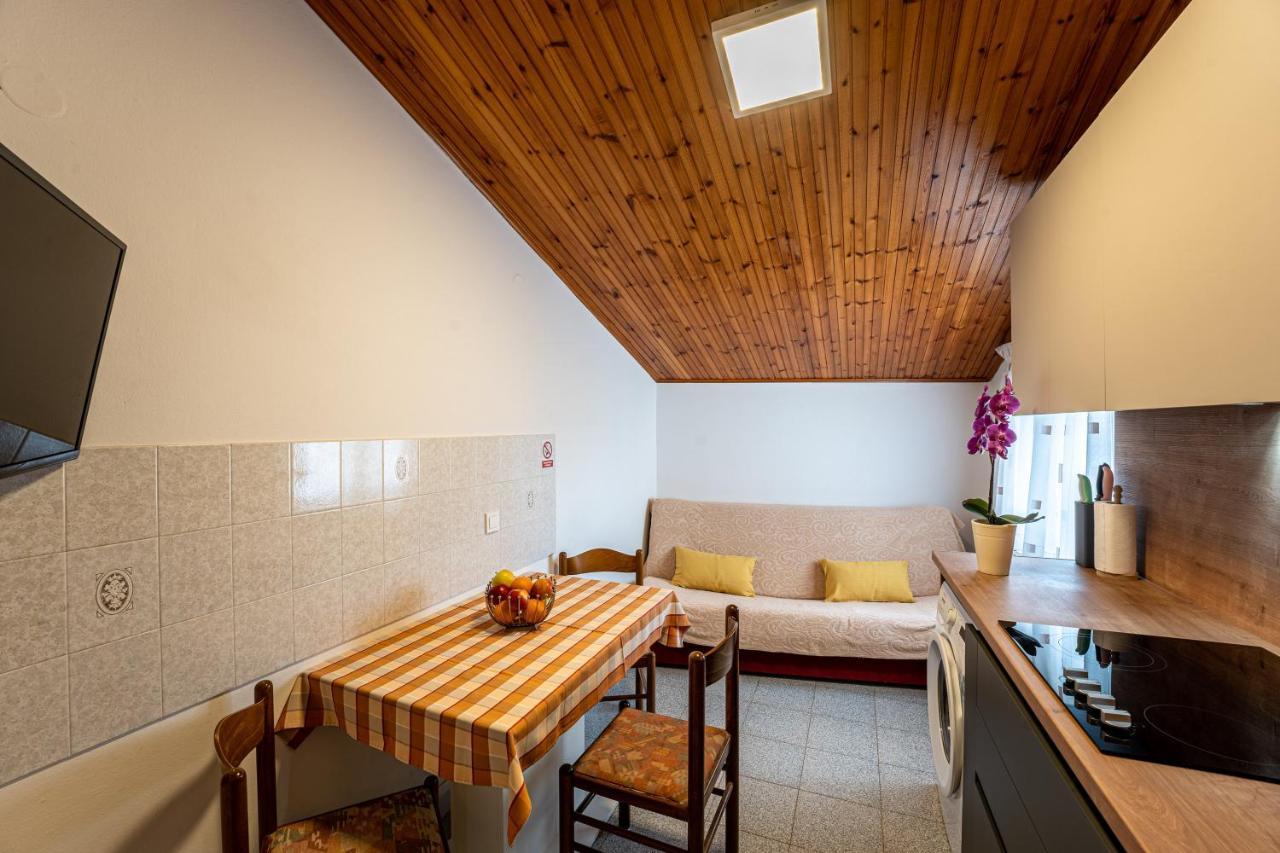 Apartmani Mirela Banjole Exteriör bild