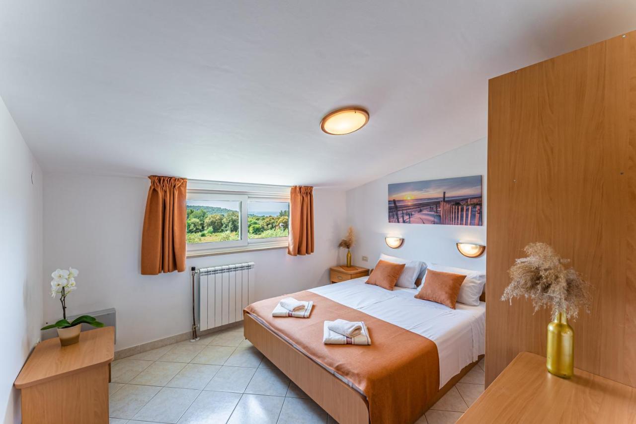 Apartmani Mirela Banjole Exteriör bild