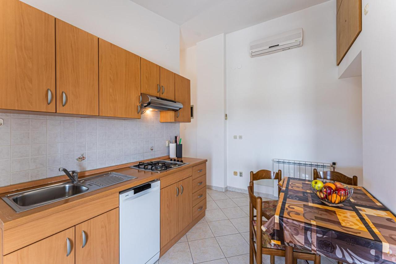 Apartmani Mirela Banjole Exteriör bild