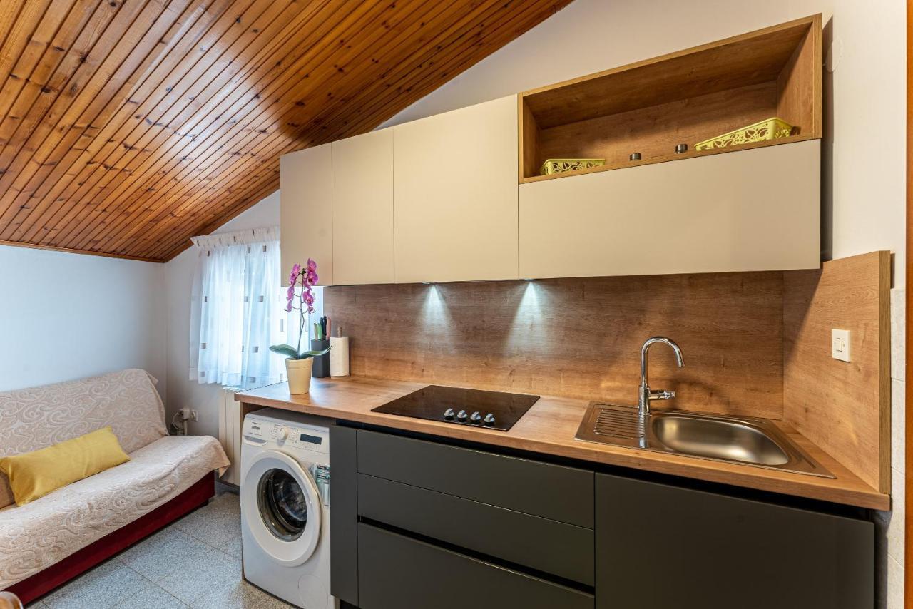 Apartmani Mirela Banjole Exteriör bild