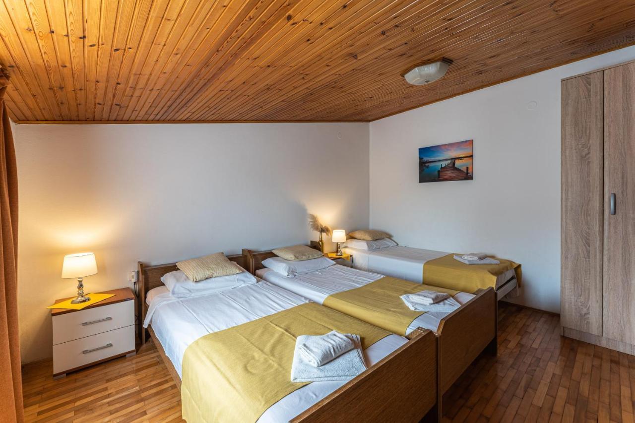 Apartmani Mirela Banjole Exteriör bild