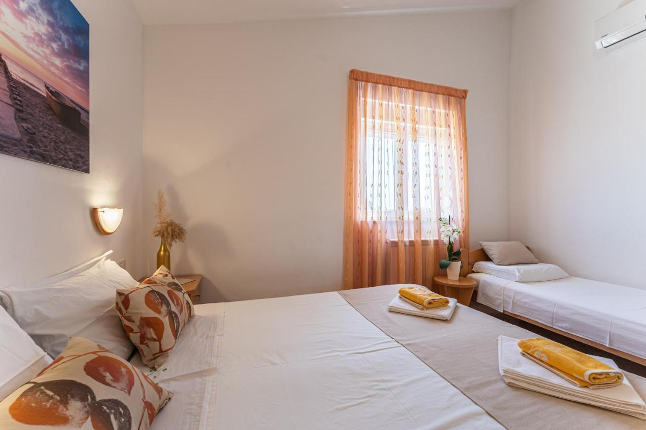 Apartmani Mirela Banjole Exteriör bild