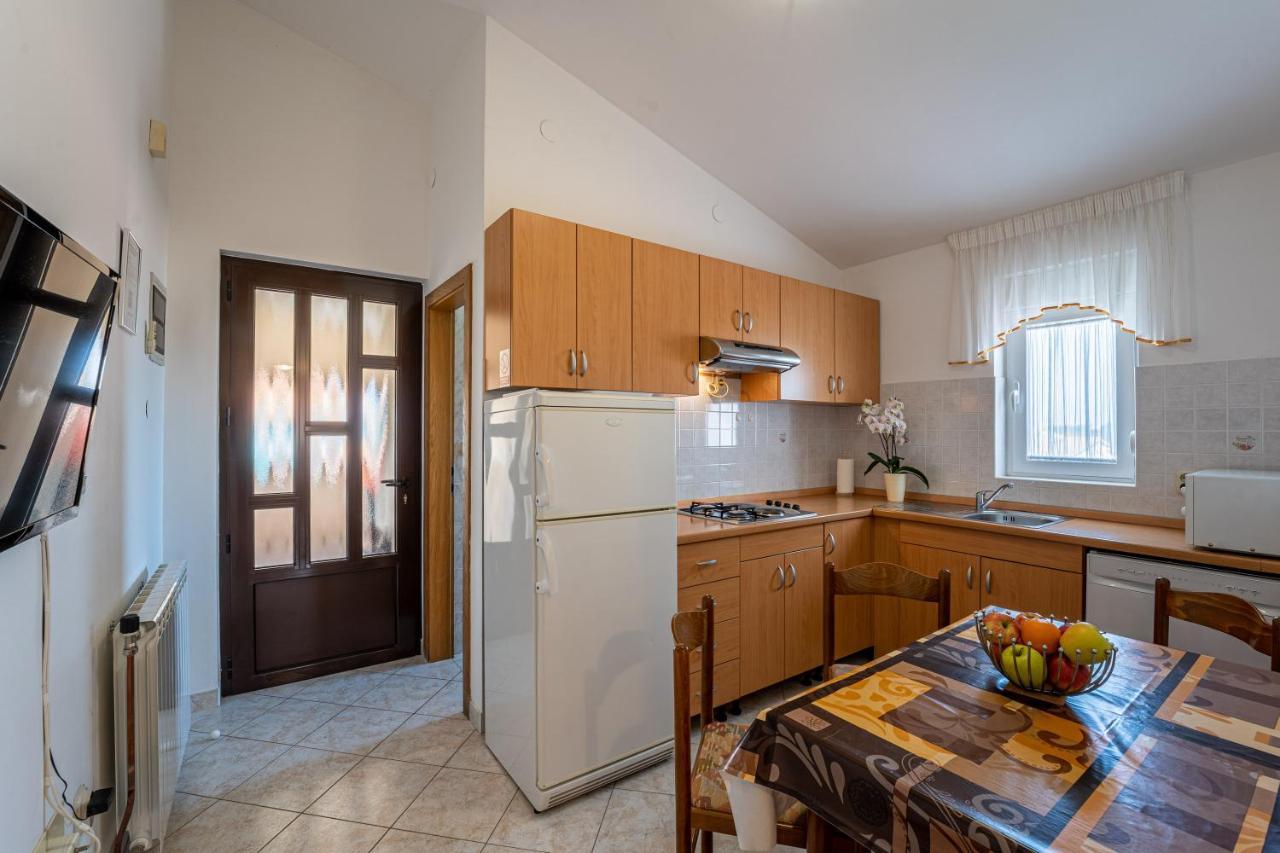 Apartmani Mirela Banjole Exteriör bild